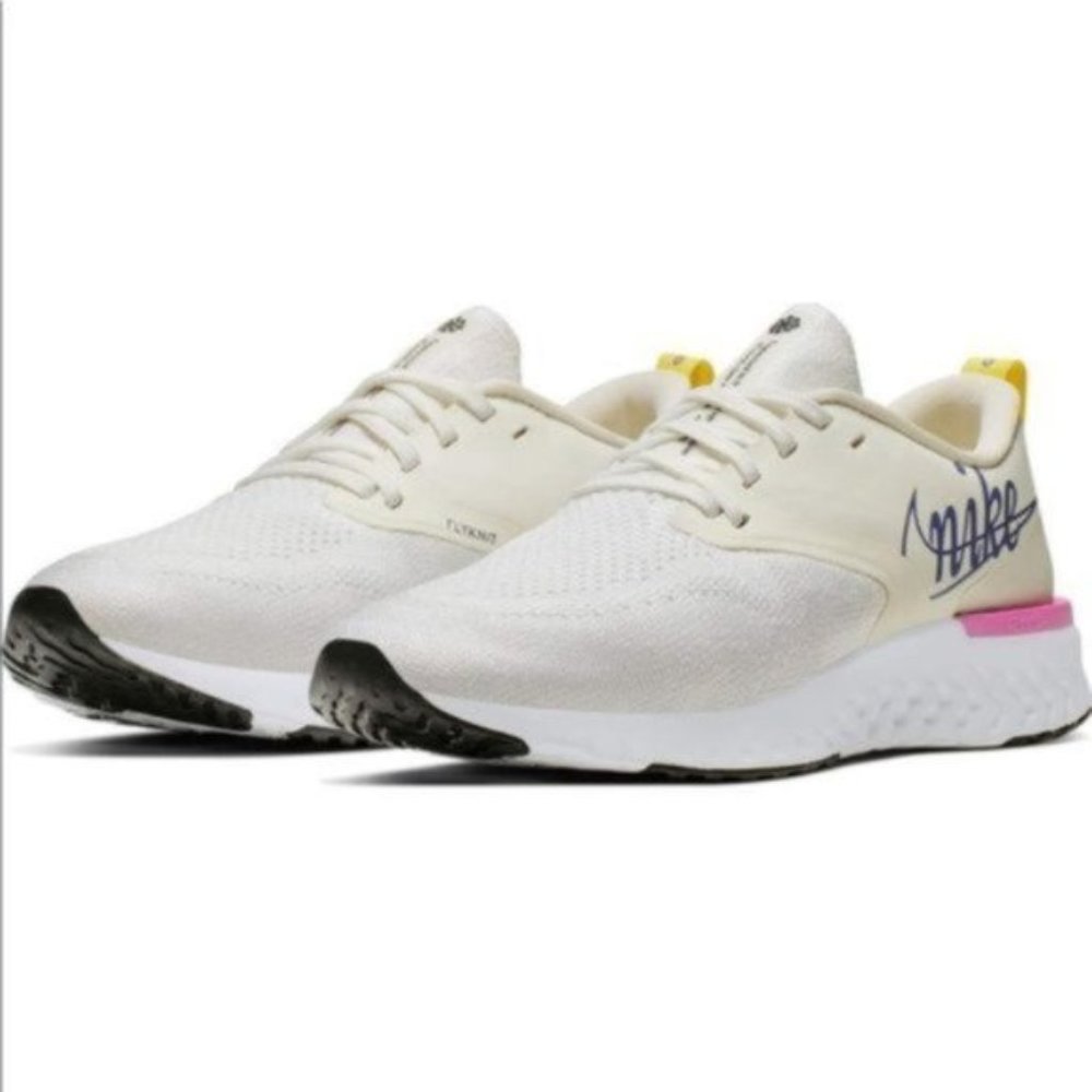 Nike: Odyssey React 2 Flyknit Sneaker